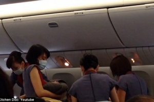 2d5da6c900000578-3270382-the_baby_was_taken_to_a_hospital_in_alaska_after_the_plane_lande-a-9_1444728118044